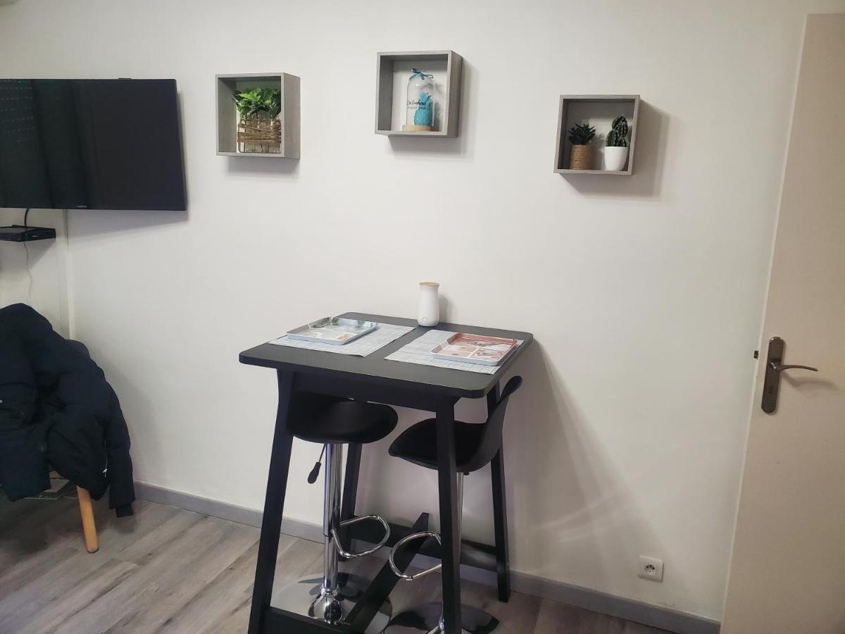 Joli Petit Studio Au Centre De Carry Le Rouet Apartment Exterior foto